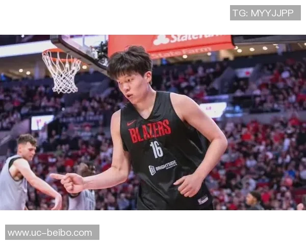 杨瀚森在开拓者G联盟中不断挑战体能锻炼适应能力提升个人竞技水平